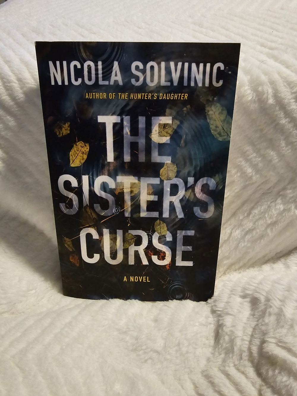 Nicola Solvinic "The Sister's Curse" Paperback